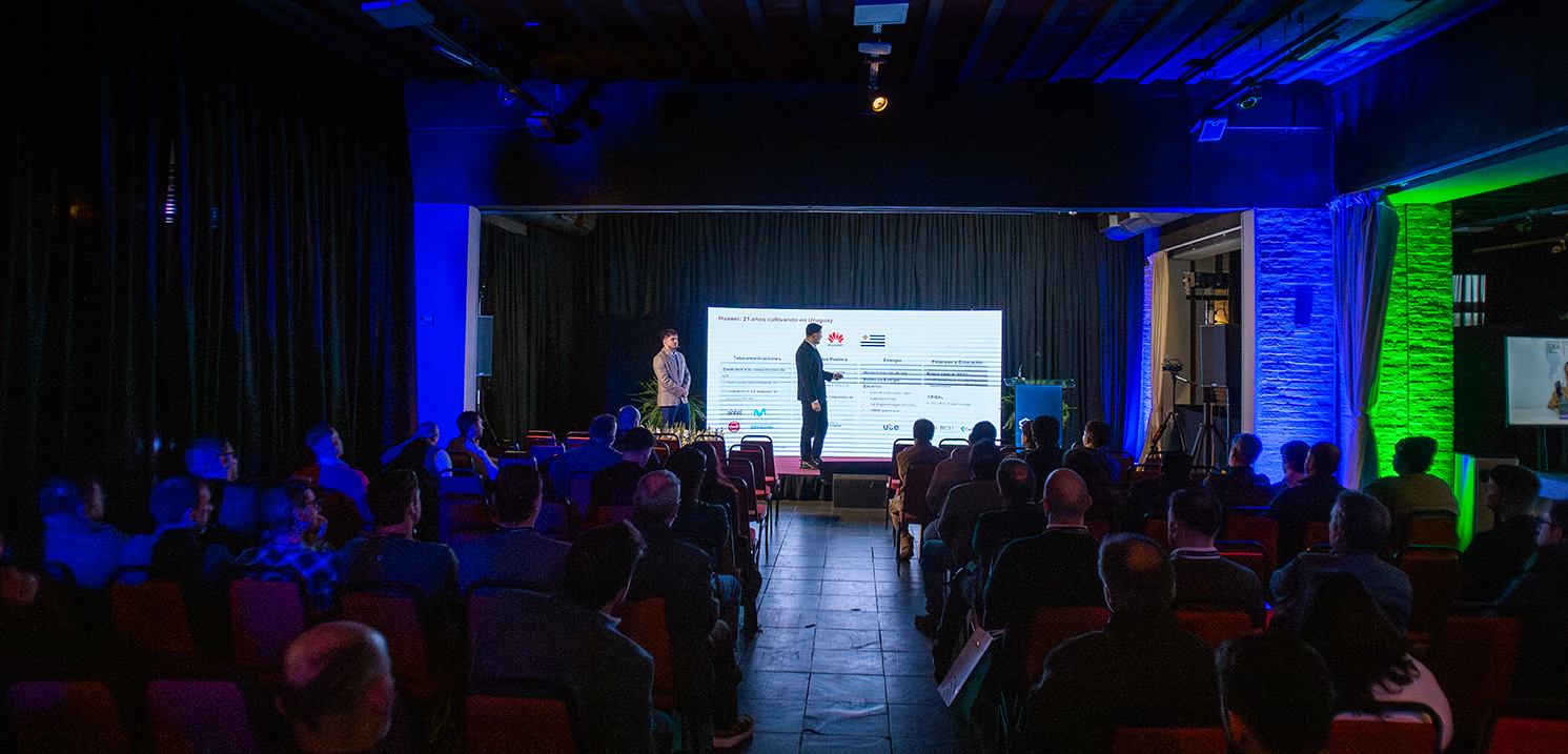Conferencia de Huawei sobre su presencia y proyectos en Uruguay